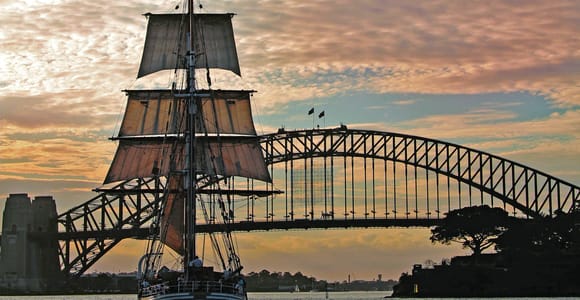 Sydney: Harbor Sunset Cruise with Dinner