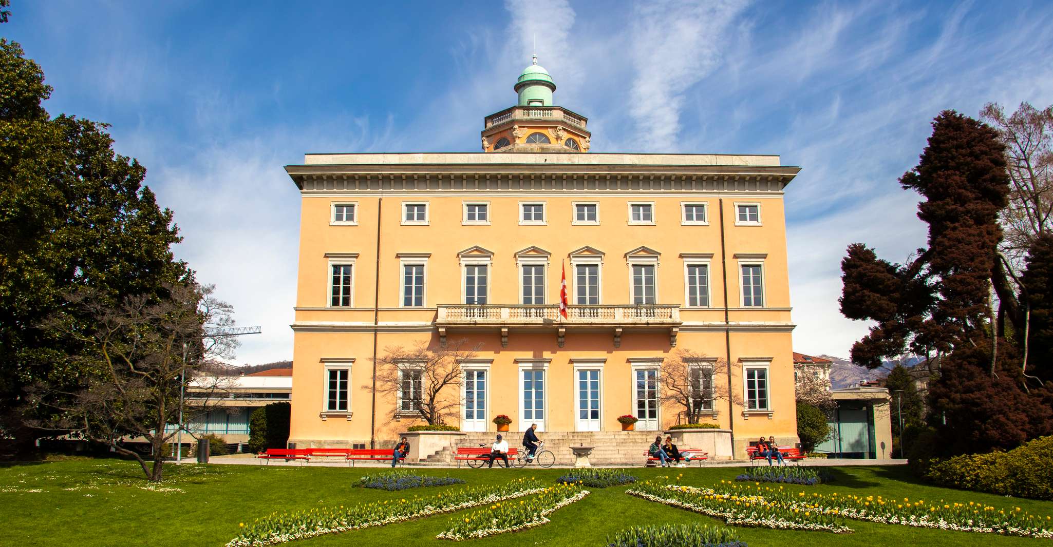 Lugano, Insta-Perfect Walk with a Local - Housity