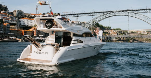 Porto: privé-rivierrondvaart van 3 uur op de Douro in een jacht