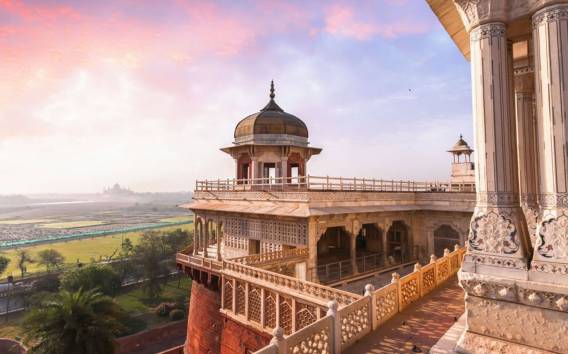 Von Delhi: Rundfahrt zum Taj Mahal in Agra mit dem Zug