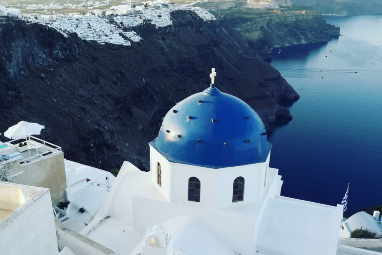 Visita turística privada de Santorini con cata de vinos gratuitaVisita panorámica de Santorini con cata de vinos