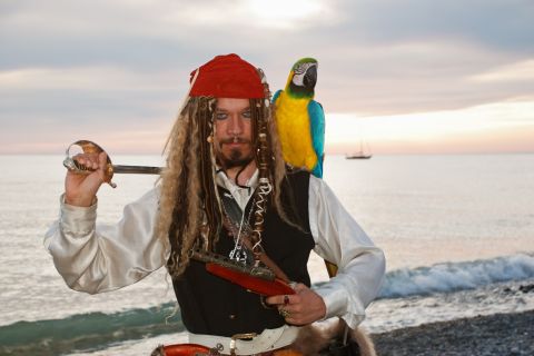 Alanya: Passeio de barco pirata com almoço e bebidas