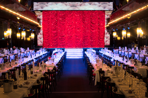 Paryż: przedstawienie kabaretowe „L'Oiseau Paradis” z lunchem i napojamiParyż: pokaz kabaretowy L'Oiseau Paradis z lunchem i napojami