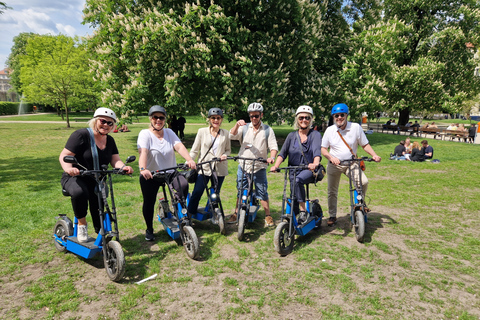 Munich: Top Sights E-Scooter Tour with Local Guide