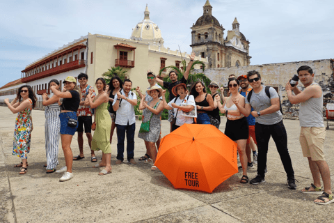 Cartagena: Historic Center and Getsemaní Shared Walking Tour