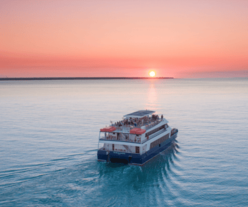 Darwin: Darwin Harbor: Darwin Harbor Sunset Cruise with Buffet Dinner (risteily auringonlaskun aikaan)