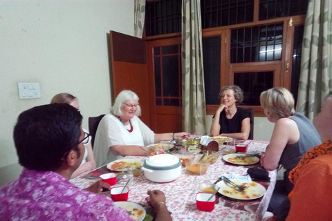 Démonstration de cuisine maison et dîner avec une famille locale à Jaipur