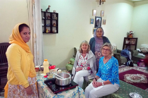 Démonstration de cuisine maison et dîner avec une famille locale à Jaipur