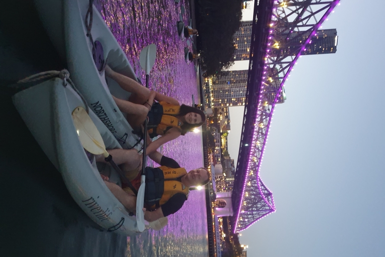 Brisbane: Illuminated River Night Kayak Tour
