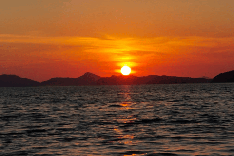 Dubrovnik: Crucero al Atardecer en la Hora Dorada