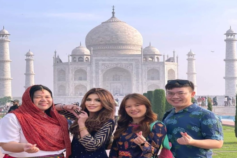 From Delhi: Agra Overnight Tour With Fatehpur Sikri Tour with 5 Star Accomendations