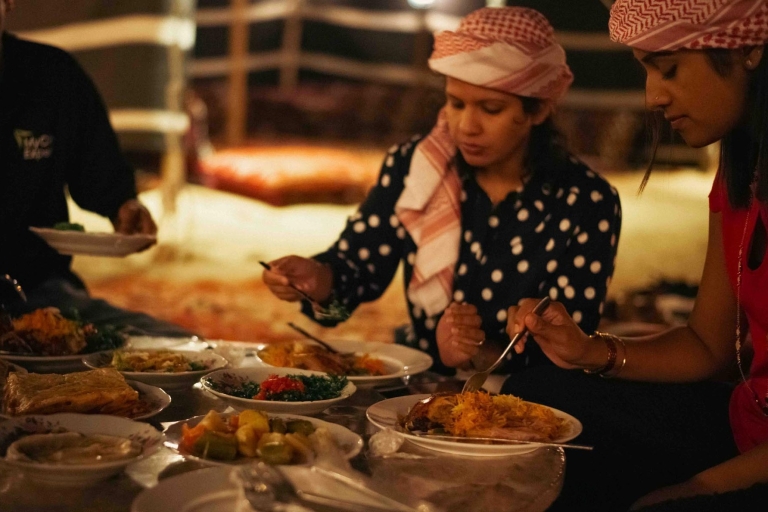 Dubaj: Al Marmoom Oasis Experience z kolacją beduińskąAl Marmoom Oasis Experience i kolacja Beduinów z transferami