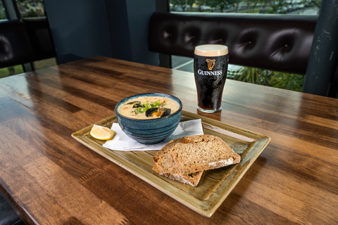 Dublin: Howth Cruise and Dine Experience