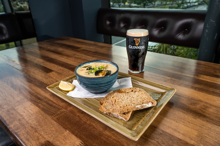 Dublin: Howth Cruise and Dine Experience