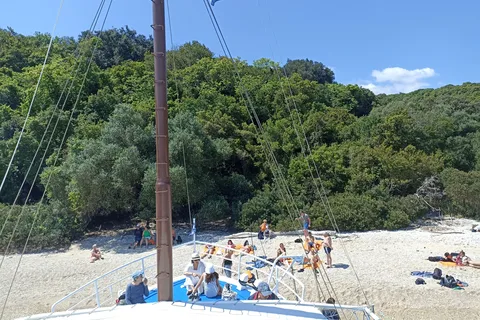 Crucero por la costa este - Visita turística y almuerzo barbacoa