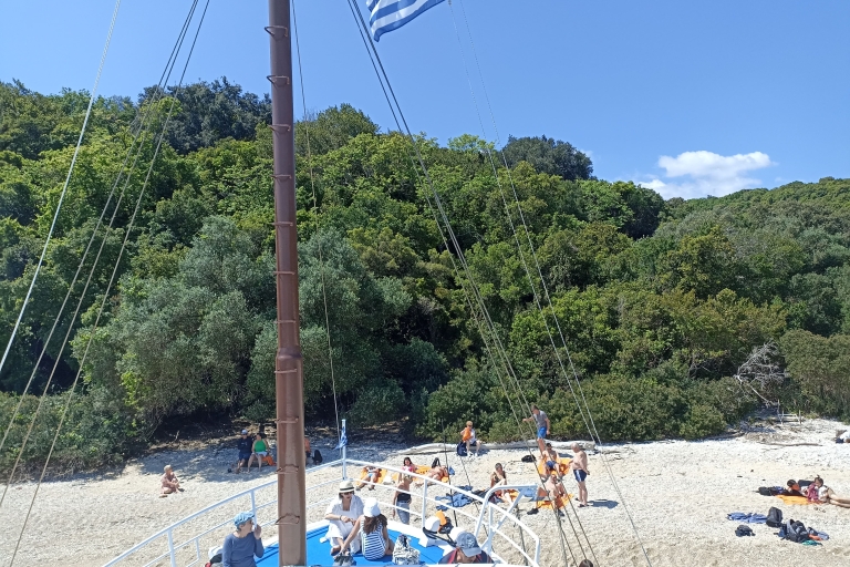 Crucero por la costa este - Visita turística y almuerzo barbacoaCiudad de Corfú: Crucero turístico con almuerzo barbacoa