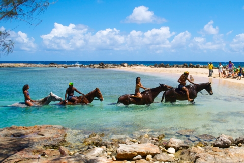 Descente de rivière en chambre à air, balade à cheval et baignadeDescente de rivière en chambre à air, balade à cheval et baignade à partir de Montego Bay
