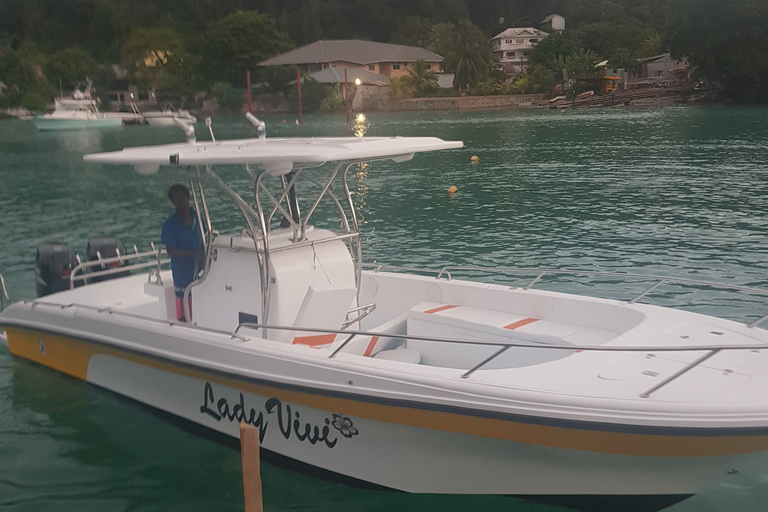 Depuis Praslin : îles Sœur et Saint-Pierre avec déjeunerDepuis Praslin : îles Sœur, Coco et Félicité avec déjeuner