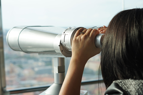 Praga: Biglietto elettronico per la Torre della Televisione di Žižkov con audioguidaQuesto NON è il tuo biglietto. Controlla la tua e-mail o la casella SPAM