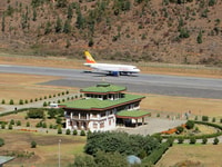 Bhutan, viaggio privato di 4 giorni con tavola completa e trasporto - Housity
