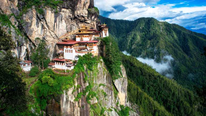 Bután: Viaje Privado de 4 Días con Pensión Completa y Transporte