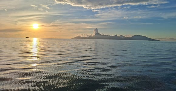 Sunset Magic Cruise – Chill & Aperitif in Tahiti Lagoon