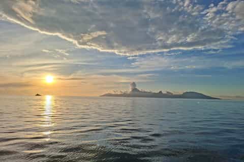 Sunset Magic Cruise – Chill & Apéro in Tahiti Lagoon