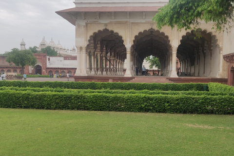 Sunrise Taj Mahal i Agra Fort Tour z Agry samochodemWschód słońca cud świata i Agra Fort Tour z Agry