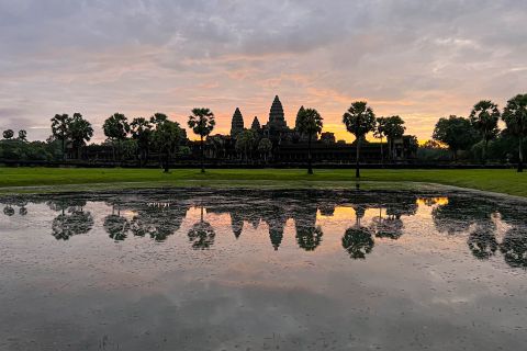 Siem Reap: Angkor Wat Small-Group Sunrise Tour & Breakfast
