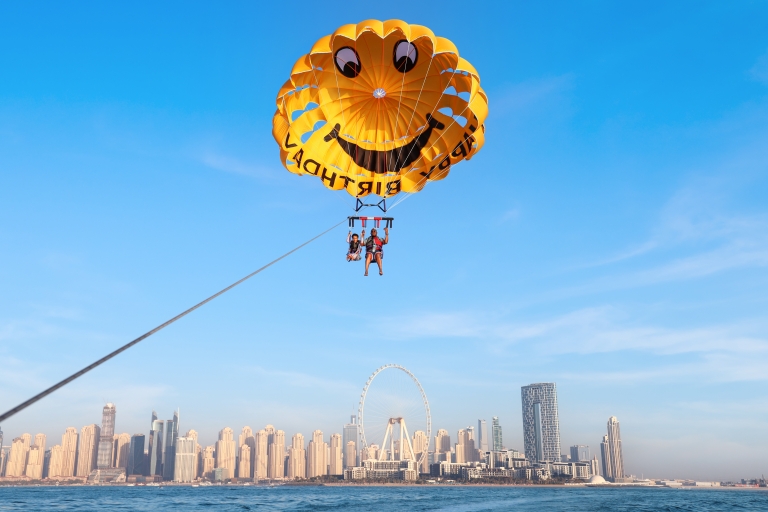 Dubai Parasailing Erlebnis JBR StrandDubai Jbr Parasailing Ride