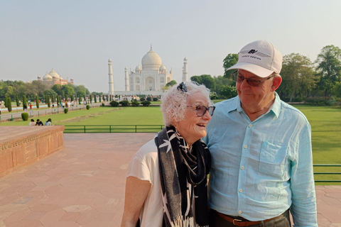 Jaipur : Taj Mahal et Agra - Visite guidée privée d'une journéeExcursion avec voiture climatisée, chauffeur et guide