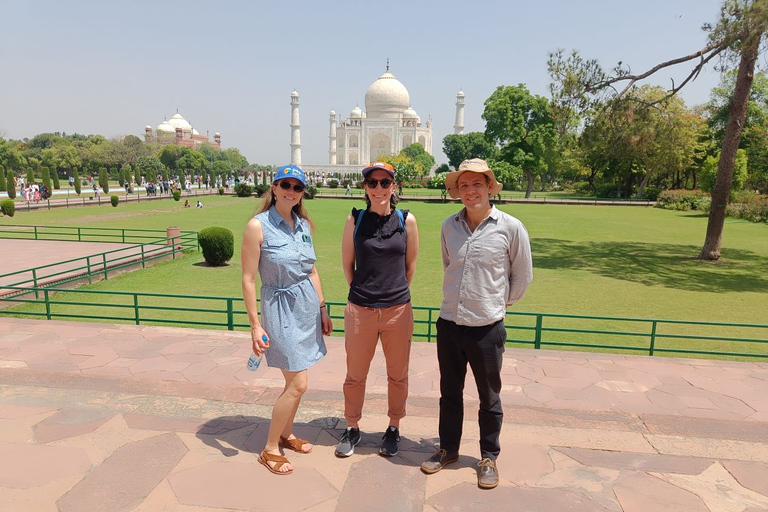 Jaipur: Taj Mahal y Agra Visita Guiada Privada de un DíaExcursión con coche de CA, conductor y guía