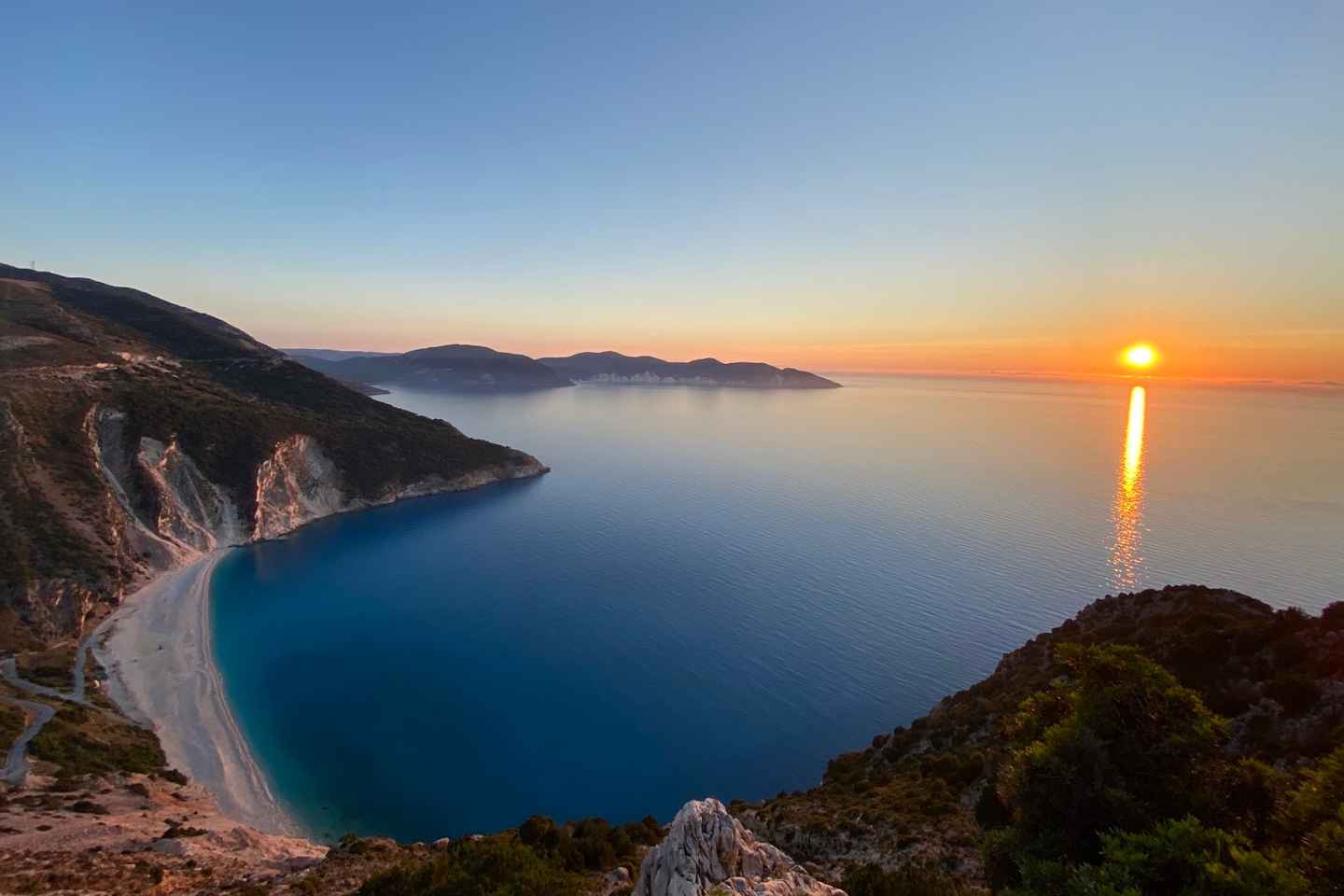 Kefalonia: Melissani Lake, Drogarati Cave, & Myrtos Day Trip