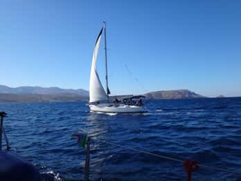 Chios: Sailing Boat Cruise to Oinouses with Meal & Drinks