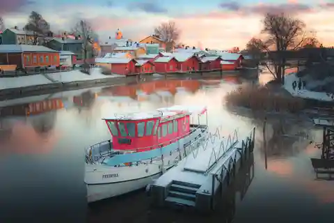 Visite privée au départ d'Helsinki : Tous les points forts et Porvoo médiéval