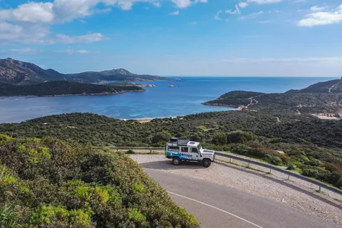 Da Cagliari: Tour 4x4 delle spiagge e delle montagne di Chia