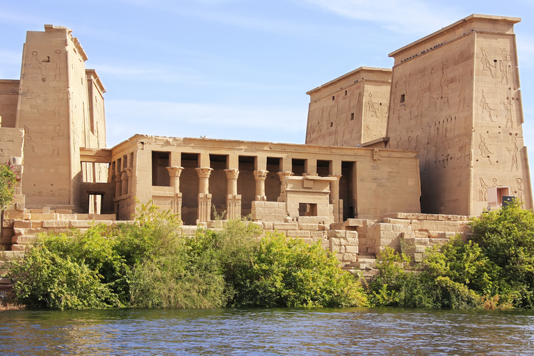 Il Cairo: visita ai monumenti di Assuan e al tempio di Abu Simbel.