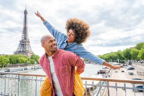 Paryż: sesja zdjęciowa na wieży EifflaSesja zdjęciowa Super Premium (100 zdjęć wysokiej jakości)