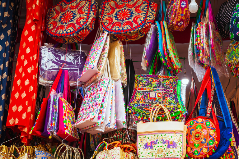 Delhi: Private Half-Day Guided Shopping Tour by CarTransportation and Tour Guide Services