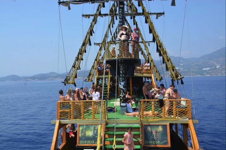 From Alanya: Coastal Boat Tour with Barbecue and Swimming