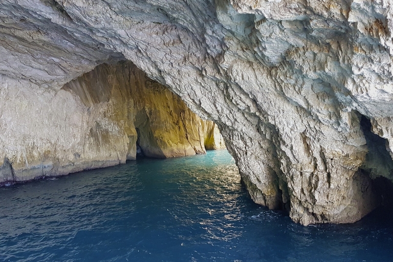 Z Lefkimmi: Rejs wycieczkowy na Paxos, Antipaxos i Błękitne JaskinieZ Lefkimmi: wycieczka łodzią po Paxos, Antipaxos i Błękitnych Jaskiniach