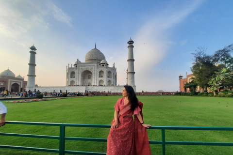 From Delhi: Sunrise Taj Mahal &amp; Agra Tour by Private CarDelhi - Agra - Delhi AC Car + Tour Guide Only