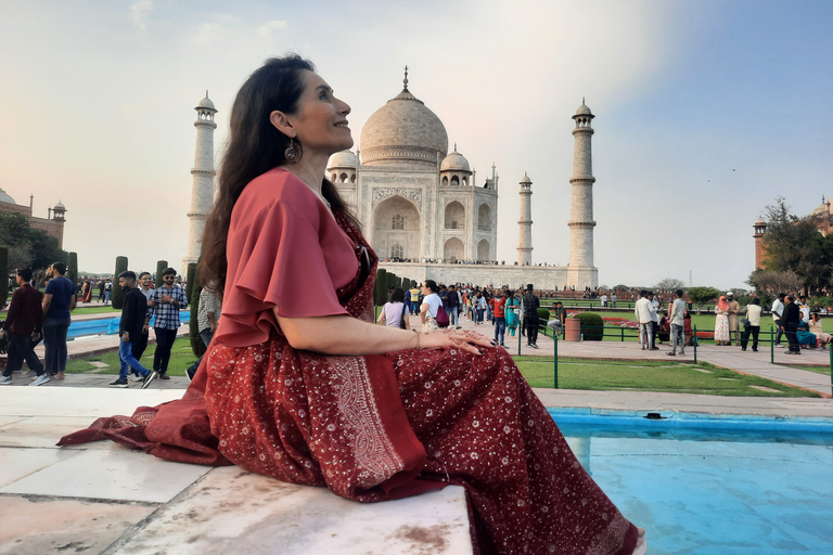 Von Jaipur aus: Taj Mahal Tour am selben Tag & Transfer nach DelhiAlles inklusive - Auto, Reiseführer, Mittagessen, Eintritt zu den Denkmälern