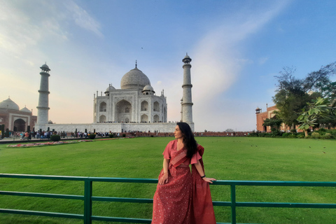 Depuis Jaipur : Visite du Taj Mahal le même jour et transfert à DelhiTout compris - Voiture, Guide, Déjeuner, Entrée aux monuments