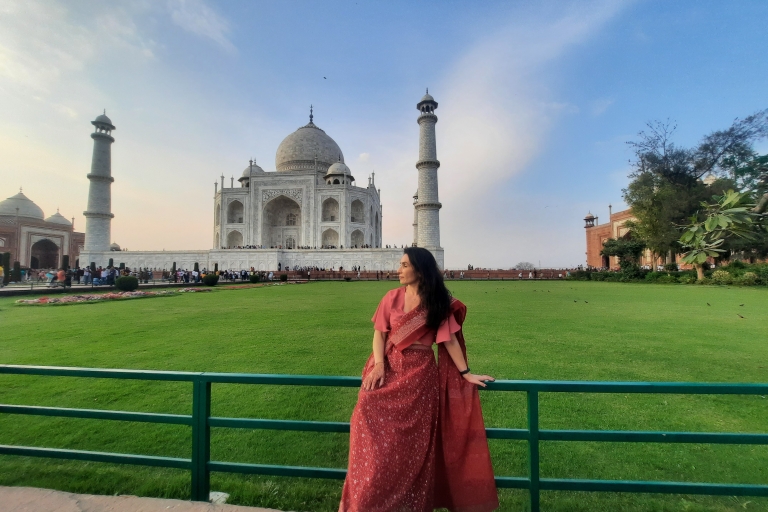 Von Jaipur aus: Taj Mahal Tour am selben Tag & Transfer nach DelhiAlles inklusive - Auto, Reiseführer, Mittagessen, Eintritt zu den Denkmälern