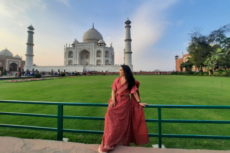 Desde Jaipur: Excursión de un día al Taj Mahal y traslado a DelhiTodo incluido - Coche , Guía , Comida, Entrada Monumentos