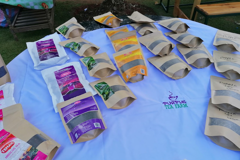 Tour della fattoria del tè viola da Nairobi - Esplora i verdi di GaturaTour della fattoria del tè viola da Nairobi - Esplora Gatura Greens