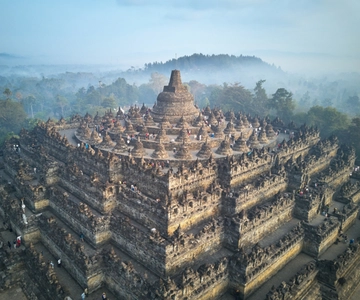 Yogyakarta: Borobudur & Prambanan Guided Tour w/ Entry Fees