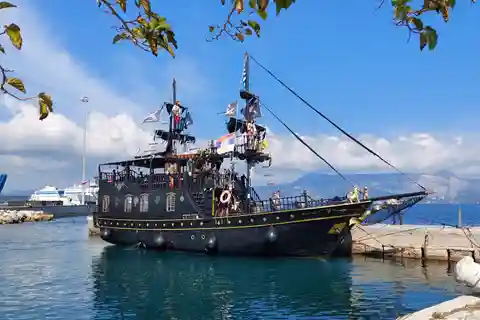 Corfu Town: Pirate Ship Coastal Cruise