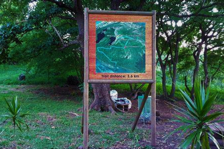 Private Hiking le Morne Mountain & Lunch at Ilot Fourneau